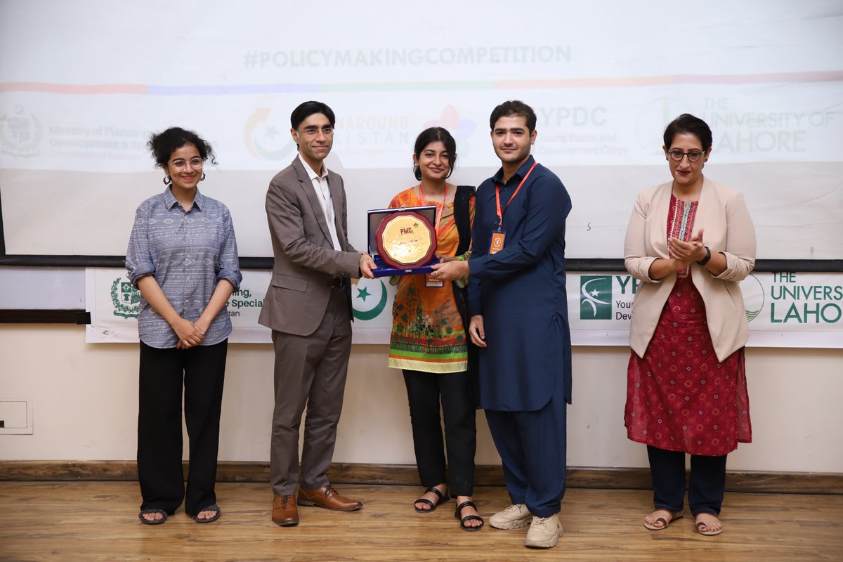 Rabs_AA's tweet photo. Big shout out to LSE, BUITEMS, DOW University, International Islamic University and Kinnaird College for their success in #PMC23 Today we celebrate the end of an amazing competition. Dr @YusufMoeed graced the closing ceremony #youropinionmatters #5Es #YPDCUOL #PMC23 https://t.co/ROzPprGZgN