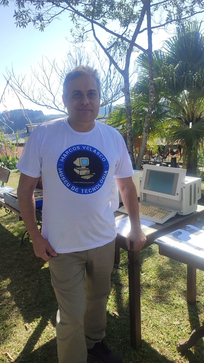 marcosvelasco's tweet image. Estamos apresentando alguns itens de nossa coleção no evento: Robótica a céu aberto em Ipiabas - RJ. #MARCOSVELASCO #MUSEU #OLDCOMPUTERS