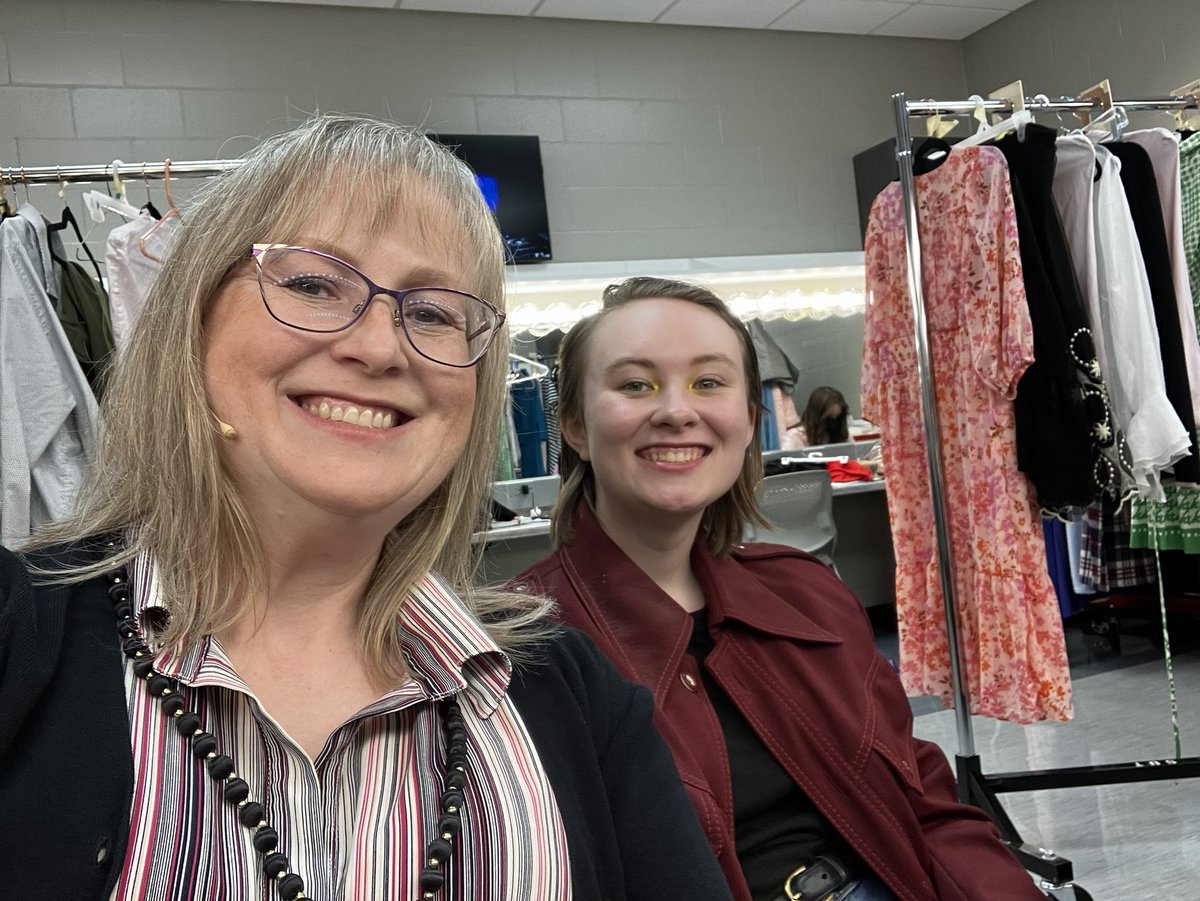 wyndall93's tweet photo. Tonight #HRSocialHour with @christie_engler 7 pm ET! I’ll be there after strike! #9to5TheMusical https://t.co/LIoVimETq5