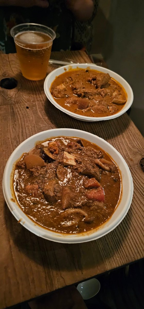 HellofCalypso's tweet photo. ケータリングで #カシミール が喰えるて言われたら行くでしょ。

#assembles https://t.co/JxlggqvB5k