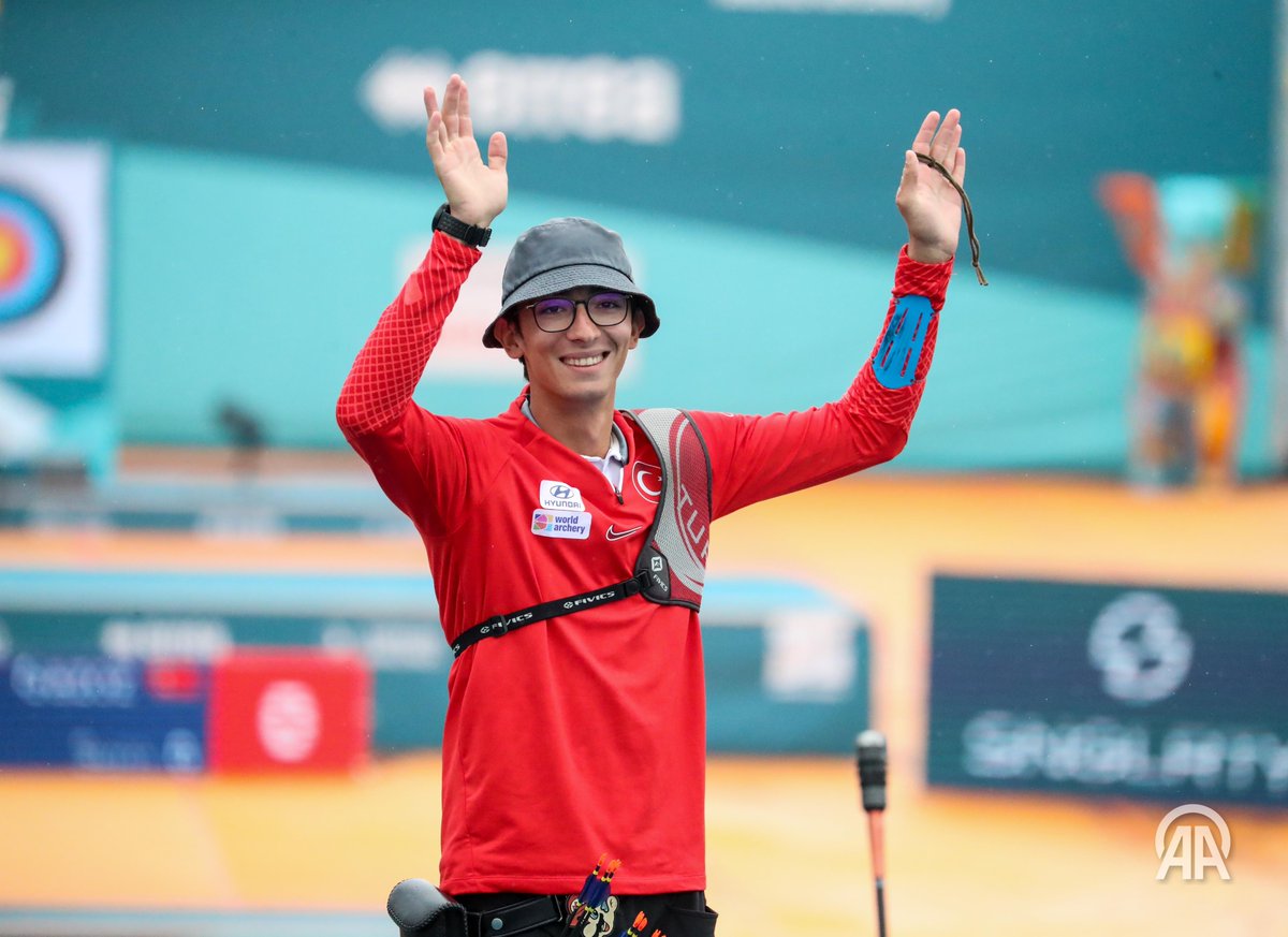 🥇🇹🇷 Mete Gazoz dünya şampiyonu!

🏹 Dünya Okçuluk Şampiyonası finalinde Kanadalı rakibi 🇨🇦Eric Peters'i mağlup eden milli sporcu Mete Gazoz, dünya şampiyonluğuna ulaştı.