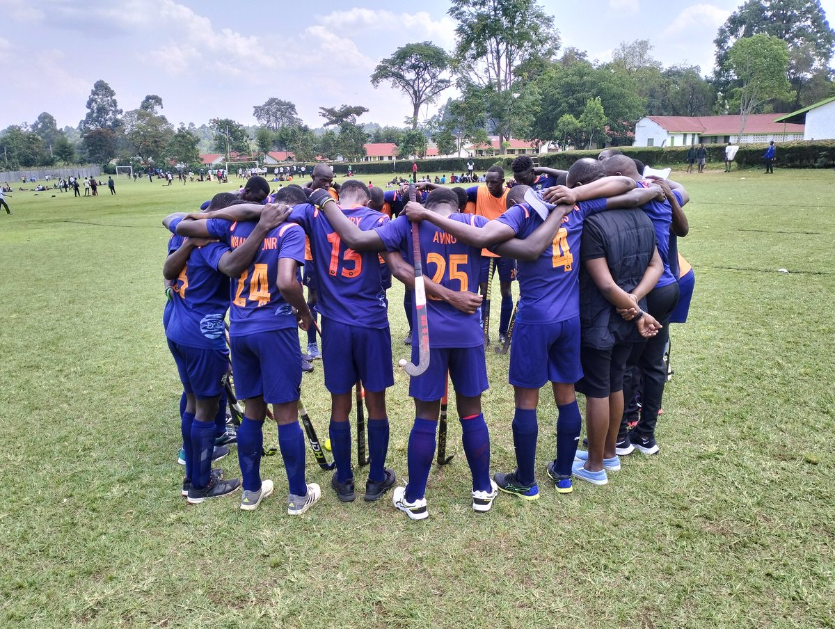 ConradMandela's tweet photo. A team that prays together, live, win, grow and move together. @WesternJaguars is a that team https://t.co/cJK7SHUl5M