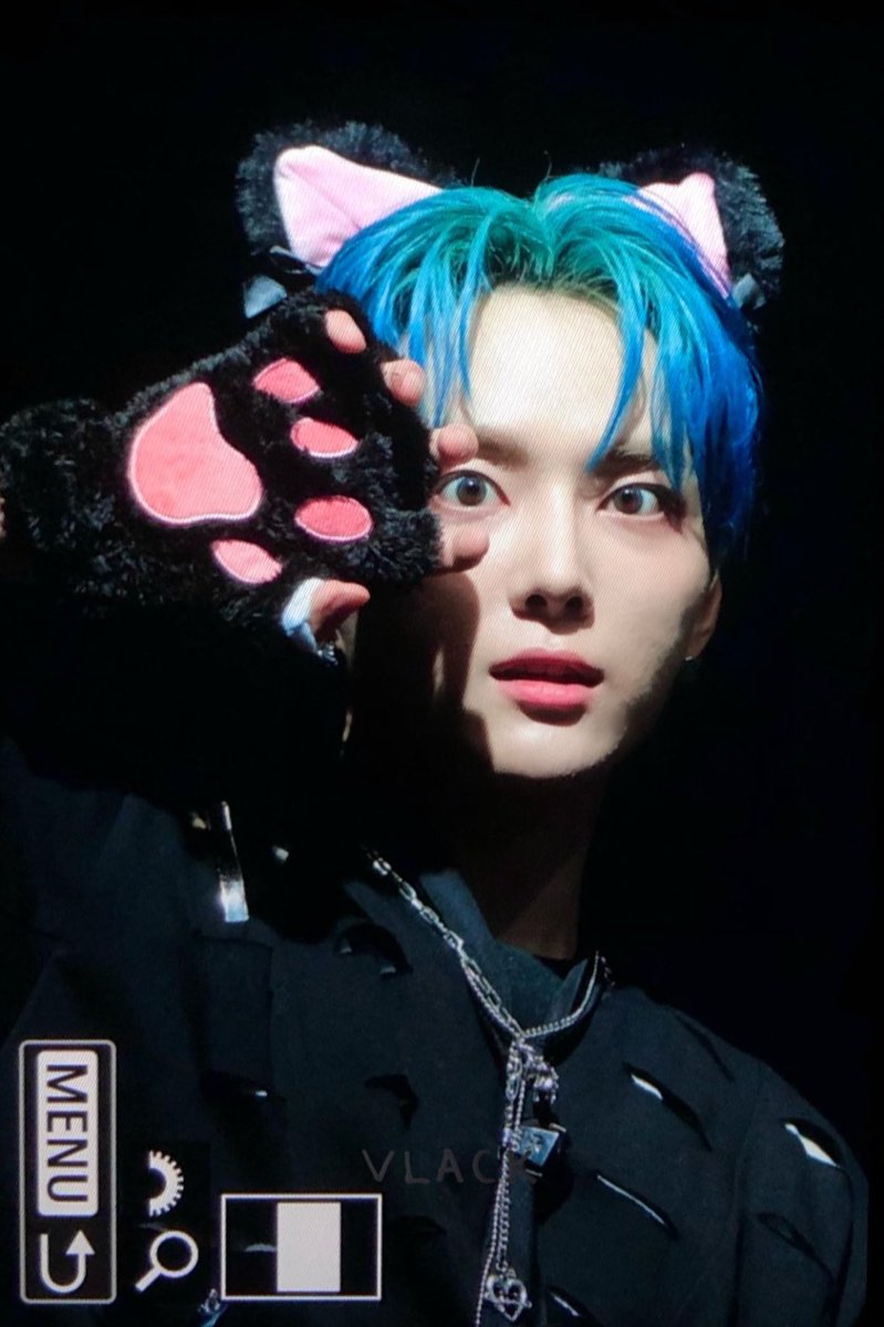 V7_AHN's tweet image. 230806 팬사인회

고양이가 잘생겼어요..🐈‍⬛🖤

#나인아이 #NINEi #반 #VAHN