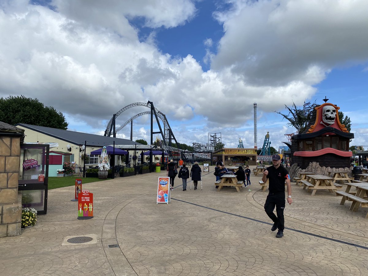 pointsend's tweet photo. @pointsend All having an amazing time @flamingolanduk some more daring families than others but definitely accessible and inclusive for all! A great day for Oldham families and its not over yet @ShaidMushtaq @cllrjennyoldham @TheOldhamTimes @MohonAli10 @OldhamCouncil https://t.co/Bmqc142HLa