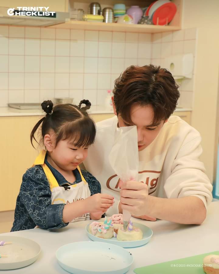 Manee_N_'s tweet photo. ว่าไม่ได้นะน้องเติ้ดฟิลคุณพ่อมือใหม่มาก😄
#ThirdLapat
#TRINITYCHECKLIST_EP2 https://t.co/kKtsX4KUjw