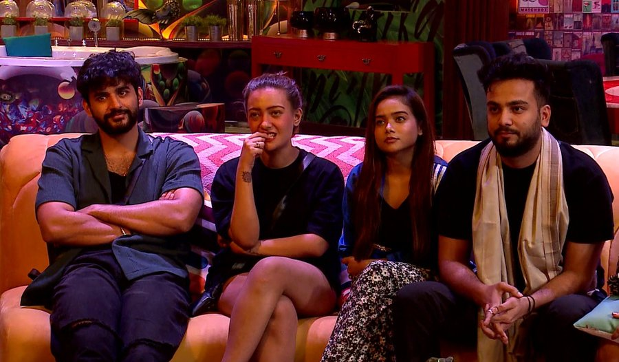 Awdarsh18's tweet photo. F.A.M.E Of BiggBoss House 👭🧑‍🤝‍🧑♥️

WE LOVE YOU ELVISH https://t.co/Z9a9U2Hfis