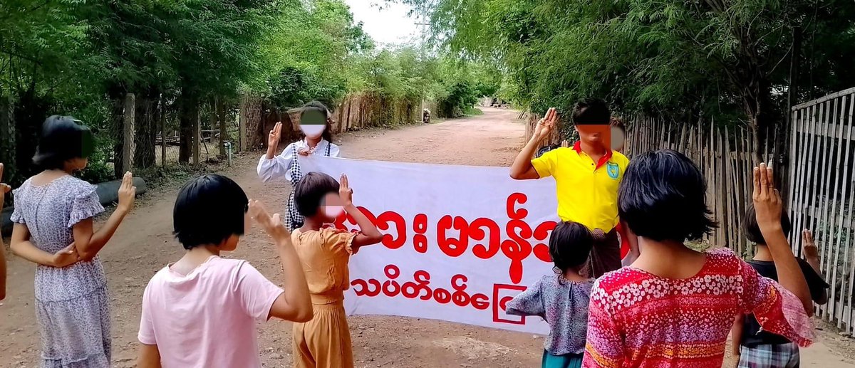 KYITHAR95368969's tweet photo. The protesters of Arr Man Thit Strike from a village of #Salingyi Twp, #Sagaing Region, joined demonstration to uproot the #MilitaryDictatorship on Aug6.

#AcceptNUGRejectMilitary 
#2023Aug6Coup    
#WhatsHappeningInMyanmar https://t.co/hGedpfrLaU