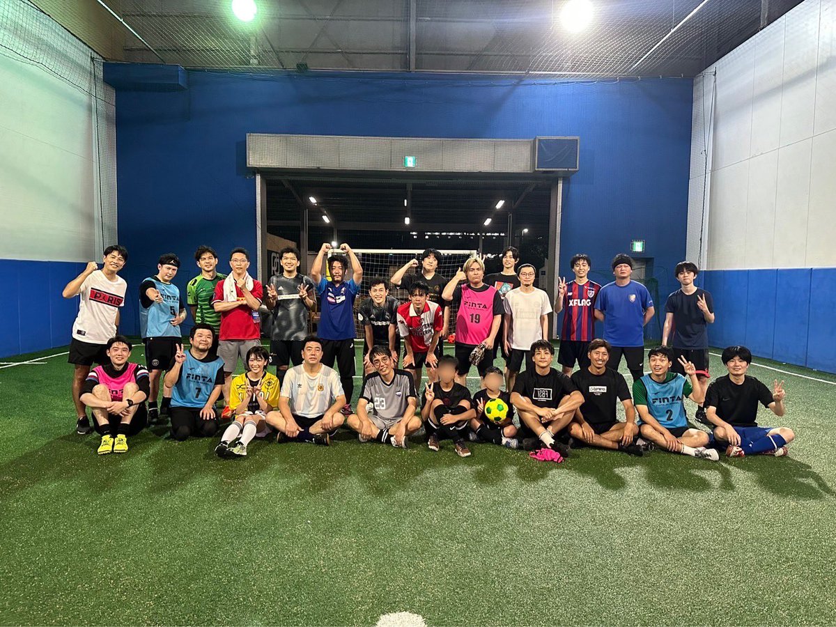 ShunNagashima's tweet photo. 本日も最高の時間でした⚽️
いつも楽しい時間をありがとうございます◎
#FC45 #meganebiiki
#小木博明 #山本紘之 #渡辺裕太
#〆中華までがフットサル https://t.co/dPtyCQOEQP