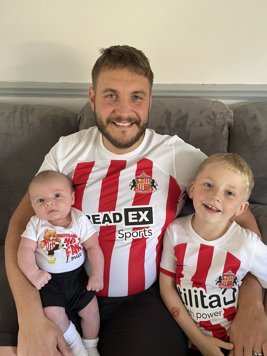 First day of the season 🤍❤️⚽️ #SunderlandAFC #HawayTheLads wish we were there!! @StevenF18955148