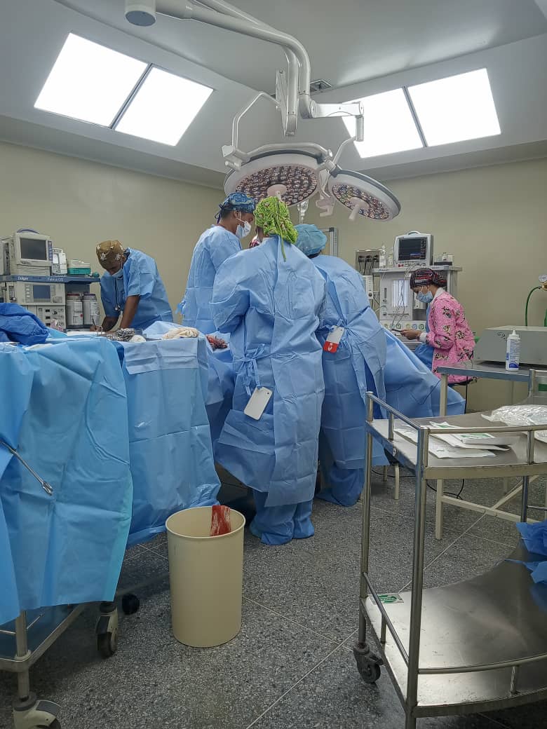 Culmina primera semana quirúrgica de (cirugía general, ginecología y traumatología) en cooperación mutua entre el Hospital Ricardo Baquero González y CDI Flores de Catia, a beneficio de nuestro pueblo!!!!!

#juntosporcadalatido
@mppssalud_vzla
@redambulatoriadsdc