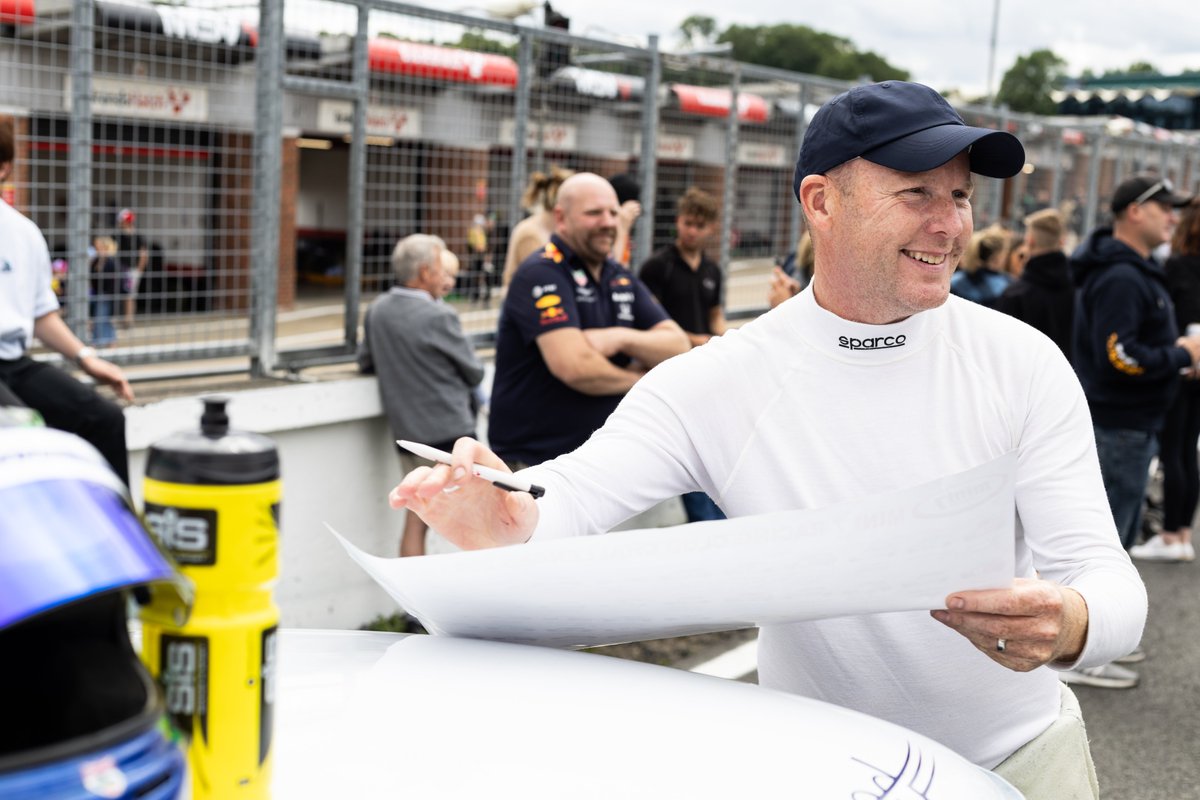 Brands_Hatch's tweet photo. A successful Mini Festival grid walk 🥳🏁
It was great to see so many people join the grid walk and chat with the drivers 👏
#MiniFestival #BrandsHatch #Motorsport #Mini #ClassicMini https://t.co/1SJ4r95iCF