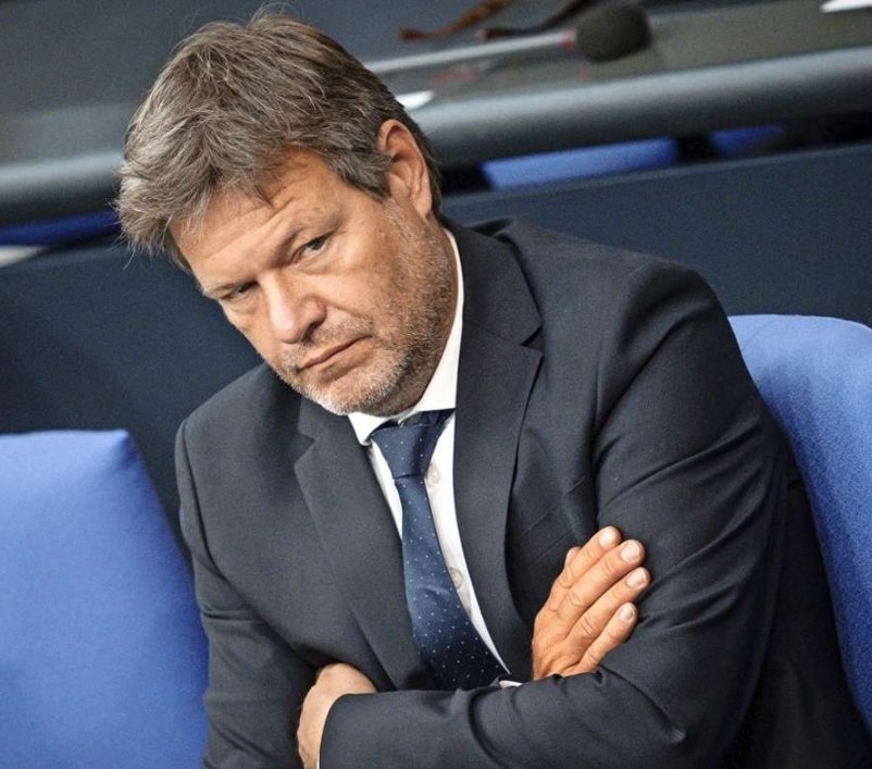 M. 💁🏻‍♀️🐭 tweet media