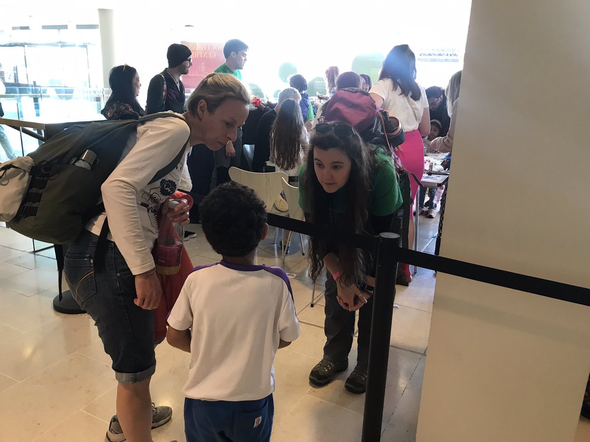 ZSLScience's tweet photo. Which is the most endangered bird? How can we do to help? WHATS THIS BIRD ON MY BADGE? (It was a Guam Kingfisher)
All these important questions answered and more, down here at the @southbankcentre @OfficialZSL #planetsummer https://t.co/ZWk15Ce5gH