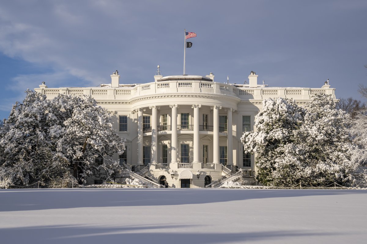 WhiteHouse46's tweet photo. Through the seasons. https://t.co/rlW54ItKBV