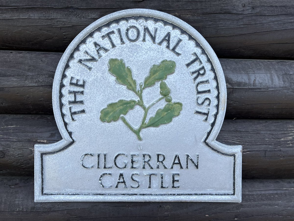 Pittige wandeling met @cilgerrancastle als beloning!