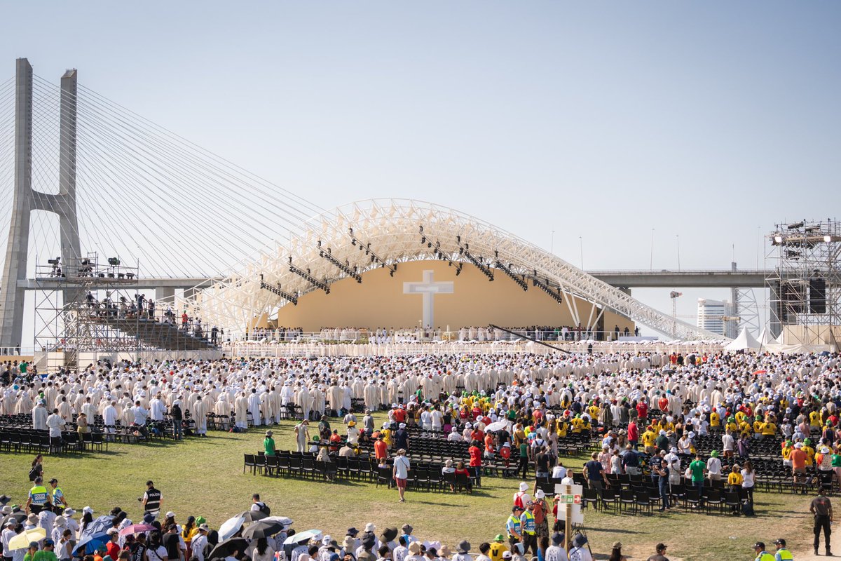 1,5 milhões de pessoas uniram-se no Parque Tejo para a Vigília e a Missa de Envio. Viveram-se momentos únicos. Esta é a Jornada Mundial da Juventude.