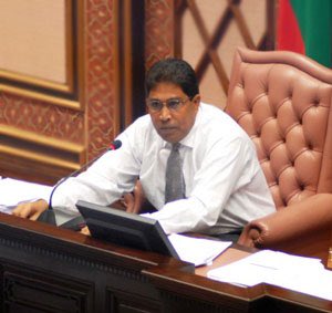 ali20waheed's tweet photo. ފެހި ޤާނޫނު އަސާސީއަށް 15 އަހަރު ފުރުނީއެވެ. އިރާދަފުޅުން މި ޤައުމުގައި މިވަގުތު ހުންނެވި ރައްޔިތުންނަށް އެންމެ ޚިދުމަތްތެރި ވިޝަނަރީ ލީޑަރ @qasimibrahim މާދަމާ ރިޔާސީ އިންތިޚާބަށް ކުރިމަތިލައްވާނެއެވެ. އެންމެހައި ރައްޔިތުނ��ގެ ލޯތްބާއި ތާޢީދަށް އެދެމެވެ. https://t.co/GnYisXVBj6
