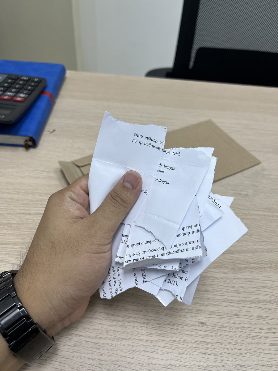 Sepanjang aku run business, ini pertama kali aku pujuk staff aku supaya tak resign. Aku tahu dia sayang company ni, dan suka dengan kerja dia yang sekarang.