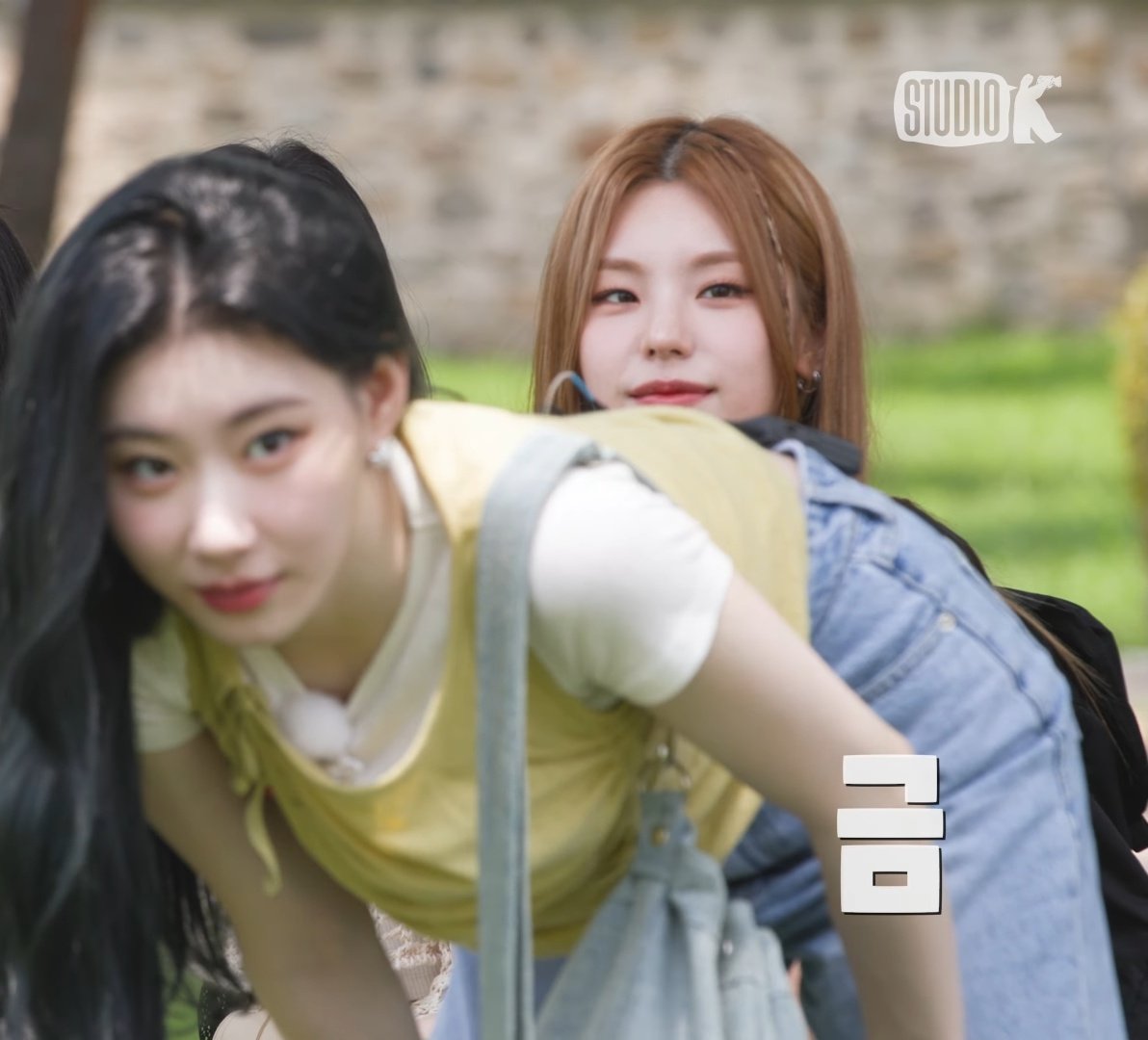 아 ㅠ 갑자기 령떤 우아한 허리에서 피어난 예지 줜내웃김 ㅋㅋㅋ