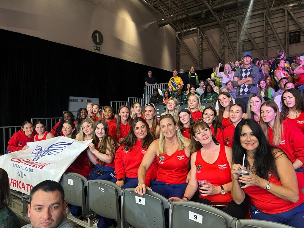 OldhamNetball's tweet photo. We are ready @EnglandNetball @NetballWorldCup 🏴󠁧󠁢󠁥󠁮󠁧󠁿🌹🏴󠁧󠁢󠁥󠁮󠁧󠁿🌹🏴󠁧󠁢󠁥󠁮󠁧󠁿🌹
What an amazing experience for these athletes and coaches, watching the best netballers in the world and witnessing history ❤️💙🇿🇦#ONConTour #HistoryMakers #OneLastDance #WeBelieve #SA https://t.co/xvKIxjjM7b