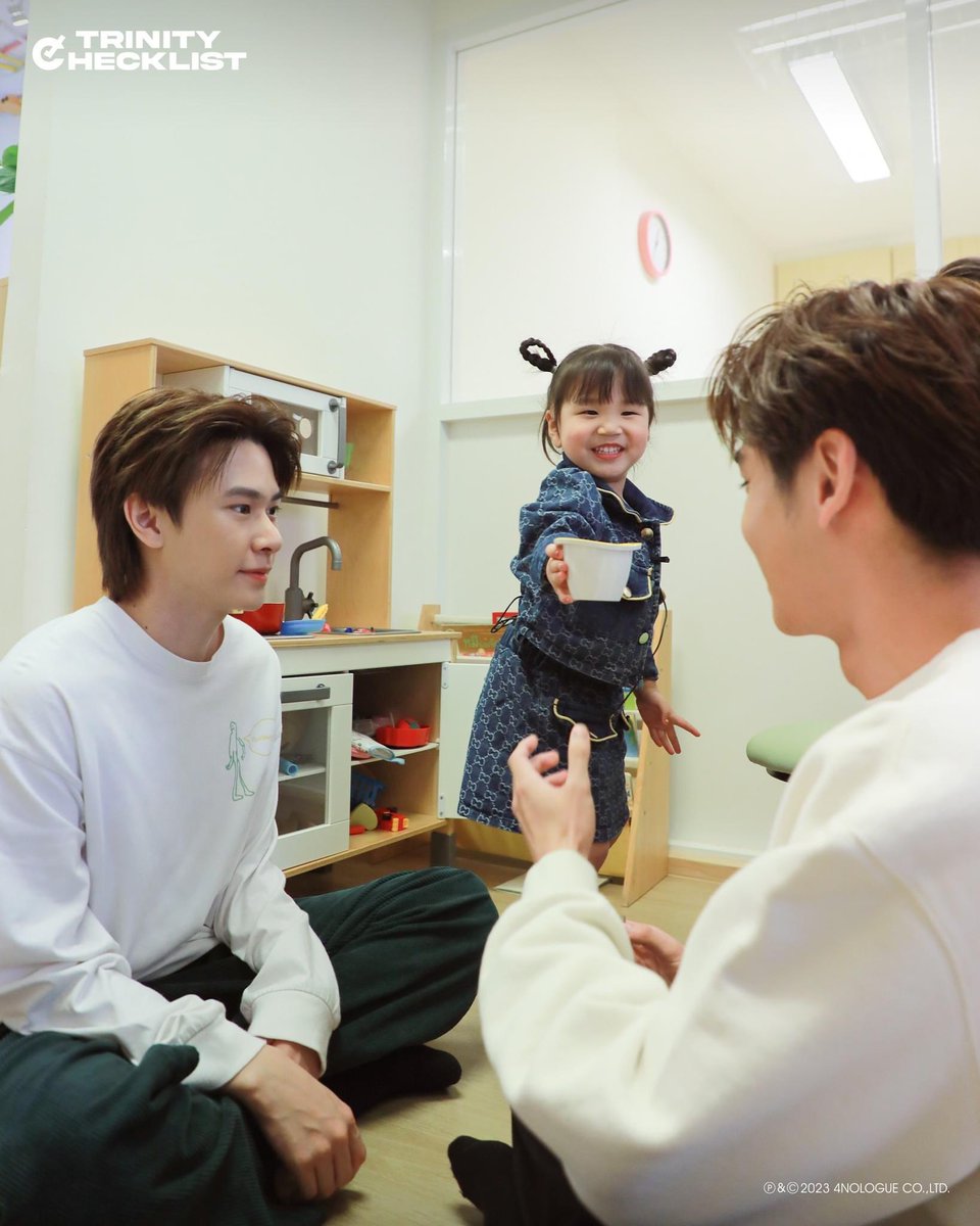 plavarnsine's tweet photo. งุ้ยยยย น้องเมโลดี้ขาาาา เมนพี่เติร์ดตั้งแต่แรกเลยใช่มั้ยลูกกกก
#TRINITYCHECKLIST_EP2
#TRINITYCHECKLIST https://t.co/3v4DJlh6nB