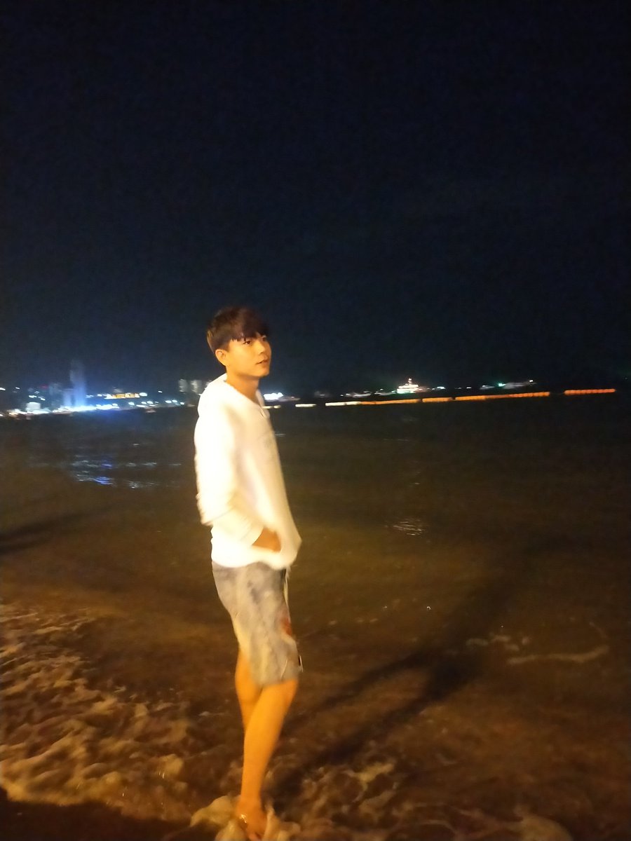 Nuts69jj's tweet photo. ช่างเป็นค่ำคืนที่เหงาเลือเกิน#ดอนไก่ดี#มหาชัย https://t.co/6xRaaONzLe