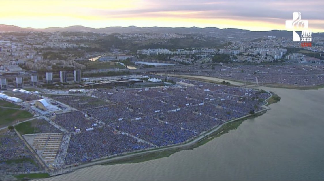 🇵🇹🇻🇦 | Environ 1,5 millions de jeunes du monde entier étaient réunis à Lisbonne pour la messe finale des JMJ, célébré par le pape François.
