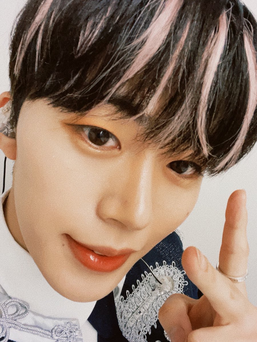 [#木全翔也]
ツアー2日目ありがとうございました！！！

あんなヘトヘトになったの久しぶりすぎて自分でもびっくりだったけど、JAMたちが応援してくれたおかげで、頑張れました！！

まだまだツアー続くけど応援よろしくね！
またね！🖐️

#JO1 #KIMATASYOYA