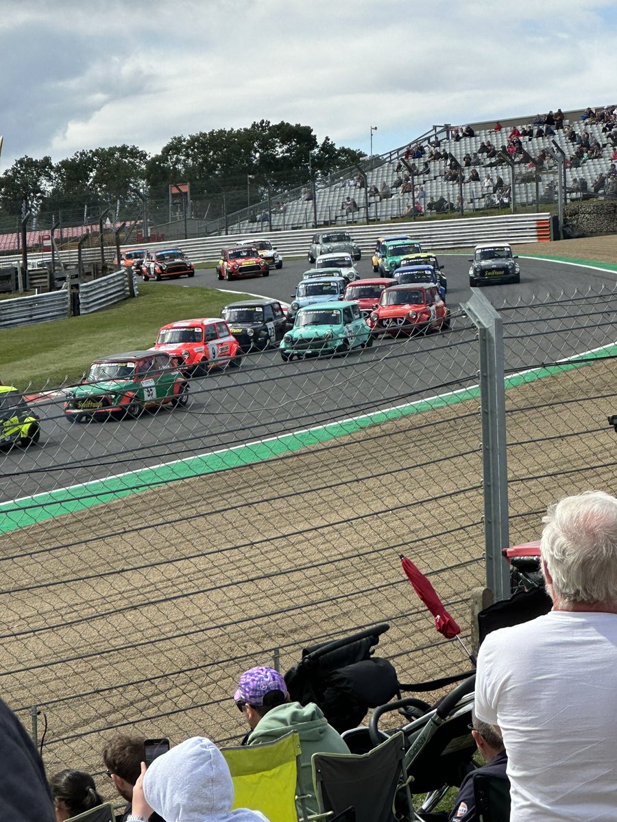 #minifest #brandshatch #classicmini #mini #miniseven