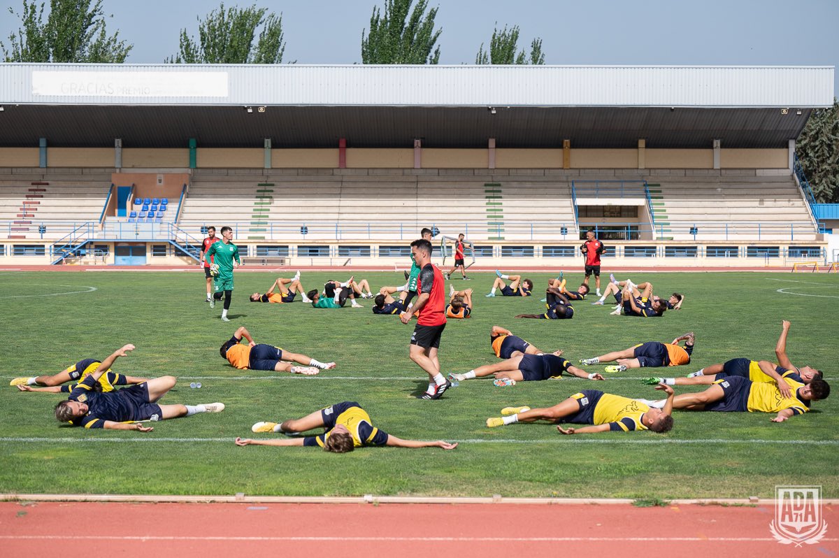 aaronfueyo's tweet photo. ⚽️Fin a la pretemporada 23/24 🔚✅ @AD_Alcorcon
Nos lleve a donde nos lleve que el camino sea bueno en esta vuelta a @LaLiga
#performance #queruede #football #preseason #LaLigaHypermotion #fv https://t.co/qWF5HPsiuW