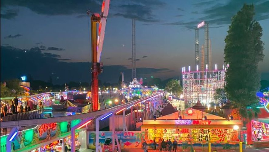AlertesInfos's tweet photo. 🇫🇷 FLASH - Une défaillance sur l'attraction de « L'Adrénaline » a projeté un adolescent et une jeune femme contre un poteau dans le parc d'attraction Luna Park du Cap d'Agde. L'adolescent âgé de 17 ans est mort. (Le Progrès) https://t.co/4EfFnuw75V