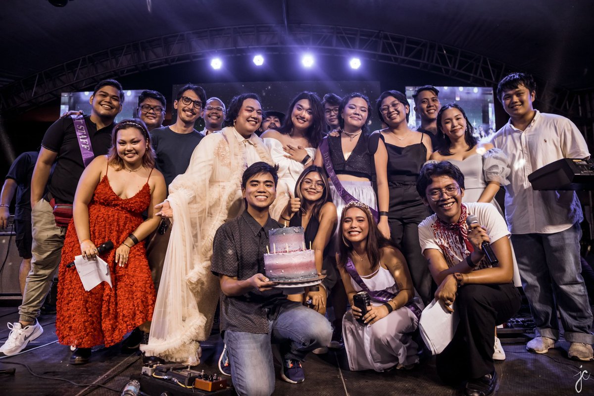 UPMusicCircle's tweet photo. Thanks for meeting us under the stars at IN BITUIN: The UP Music Circle's 25th Anniversary Gig! βοΈ
To all of you β thank you for celebrating 25 years of great music with us! We were merely the brains, but you were the heart of all this π π©·
'Til next time! π«
#InBituin2023 https://t.co/H6MagLO7ji