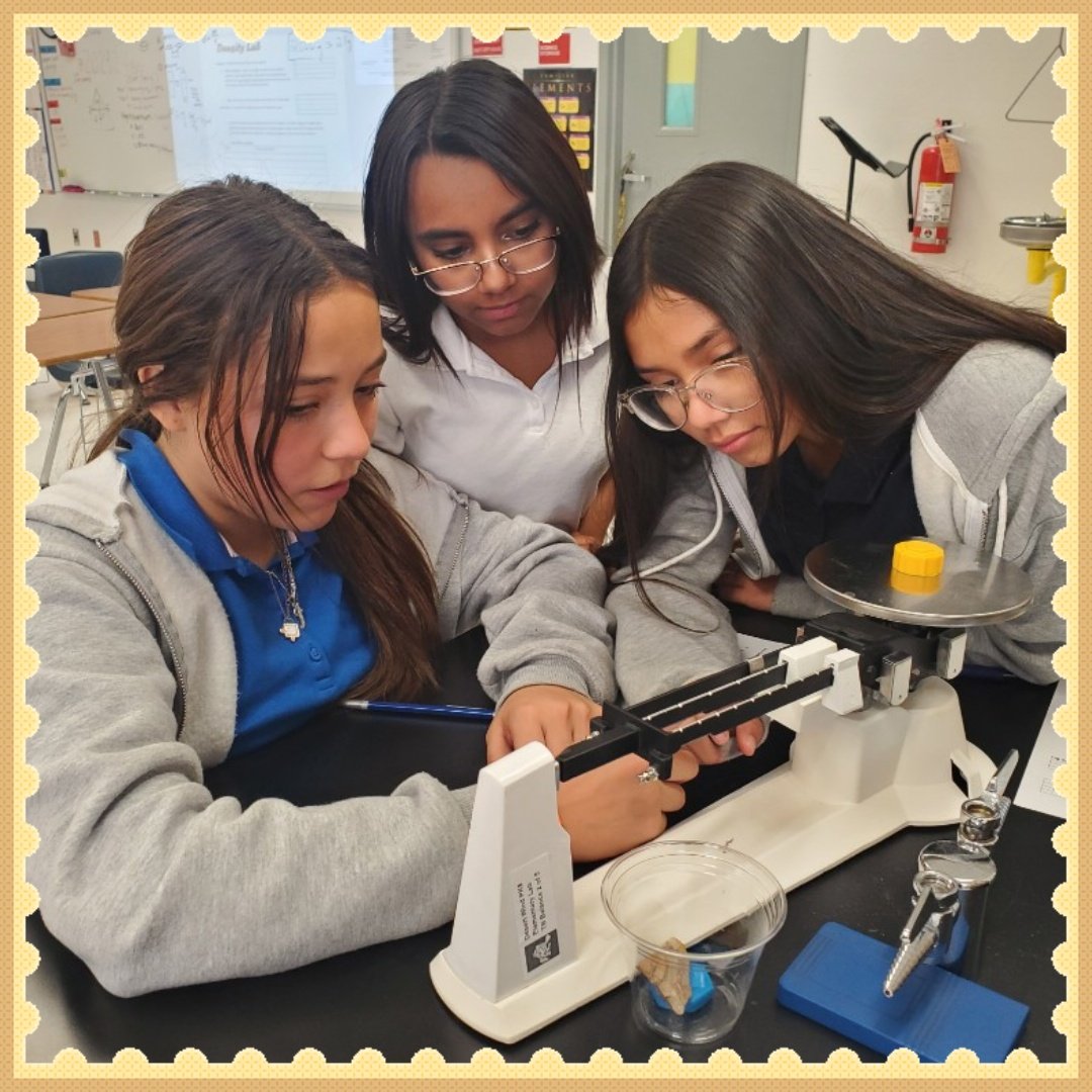 Students discussing why some objects sink, why others float and how mass & volume are related. #DensityLab #ColtStrong @DW_K8S @HValverde_DWS @rguerrero_DWS