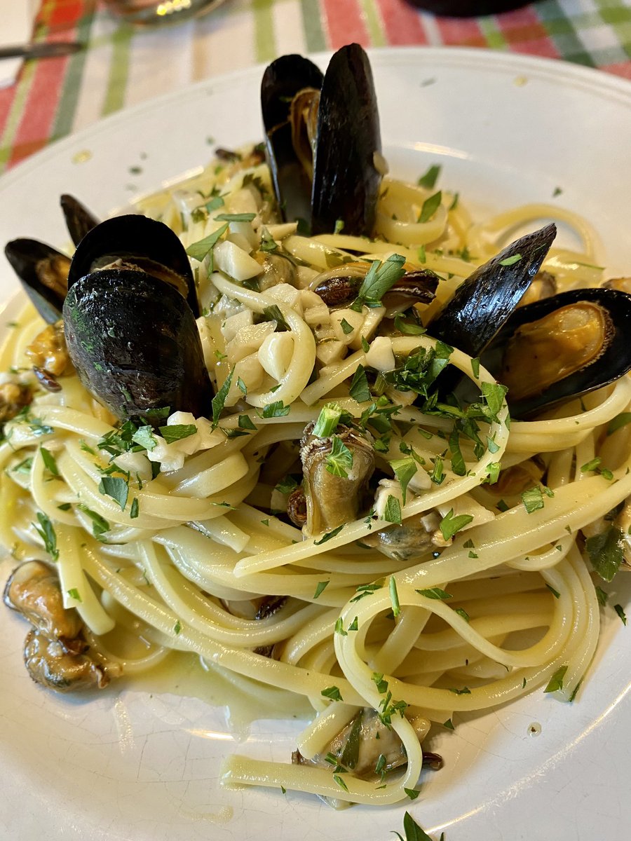 flyandgo47's tweet photo. Dish of the day! Thank you @OOTBFish https://t.co/OGH9xNcQVP