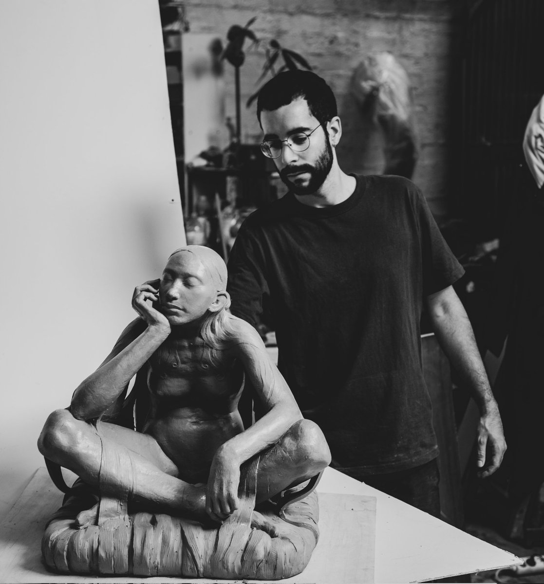 polballonga's tweet image. Hi everyone!

As you already know, after what happened with the Super rare interview scam, I have decided to focus as much as possible on the physical world of sculpture.

#sculpture #Contemporary #figurative #art #Studio