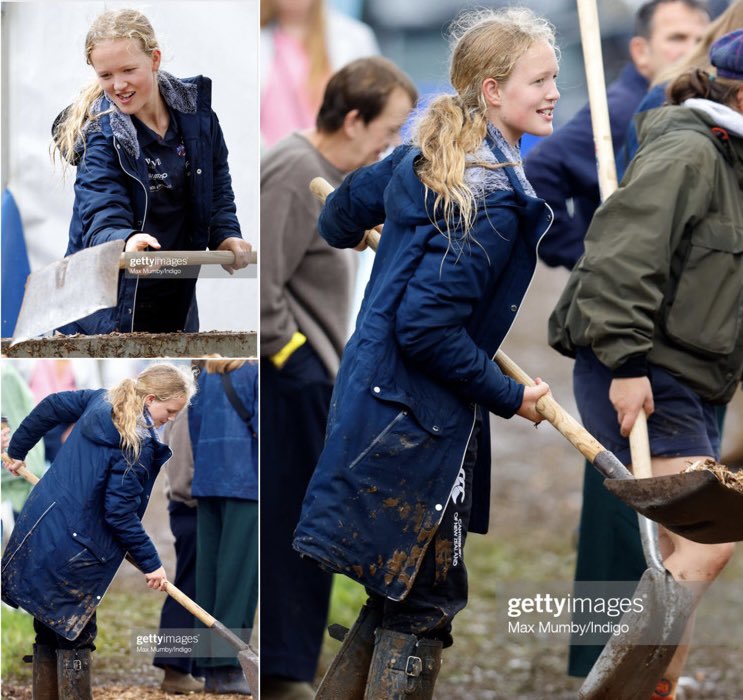 Savannah Phillips set to work trying to help ease the muddy conditions at Gatcombe Park yesterday in the wake of #StormAntoni.  Sterling good work - well done Savannah.
👏👏👏
