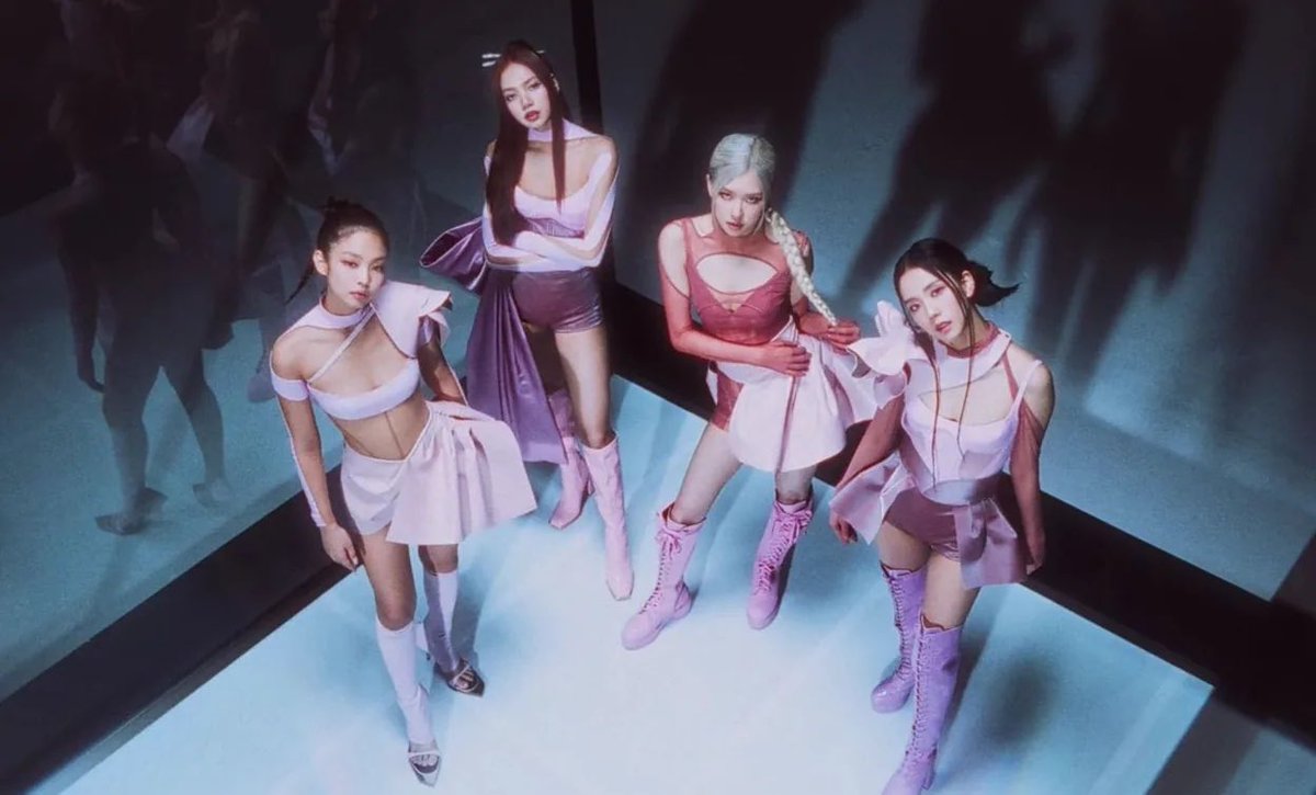 tracklist's tweet photo. GIGANTES! BLACKPINK é o primeiro grupo feminino a atingir 11 bilhões de streams no Spotify 🖤💖 https://t.co/ON3qzRxMX5
