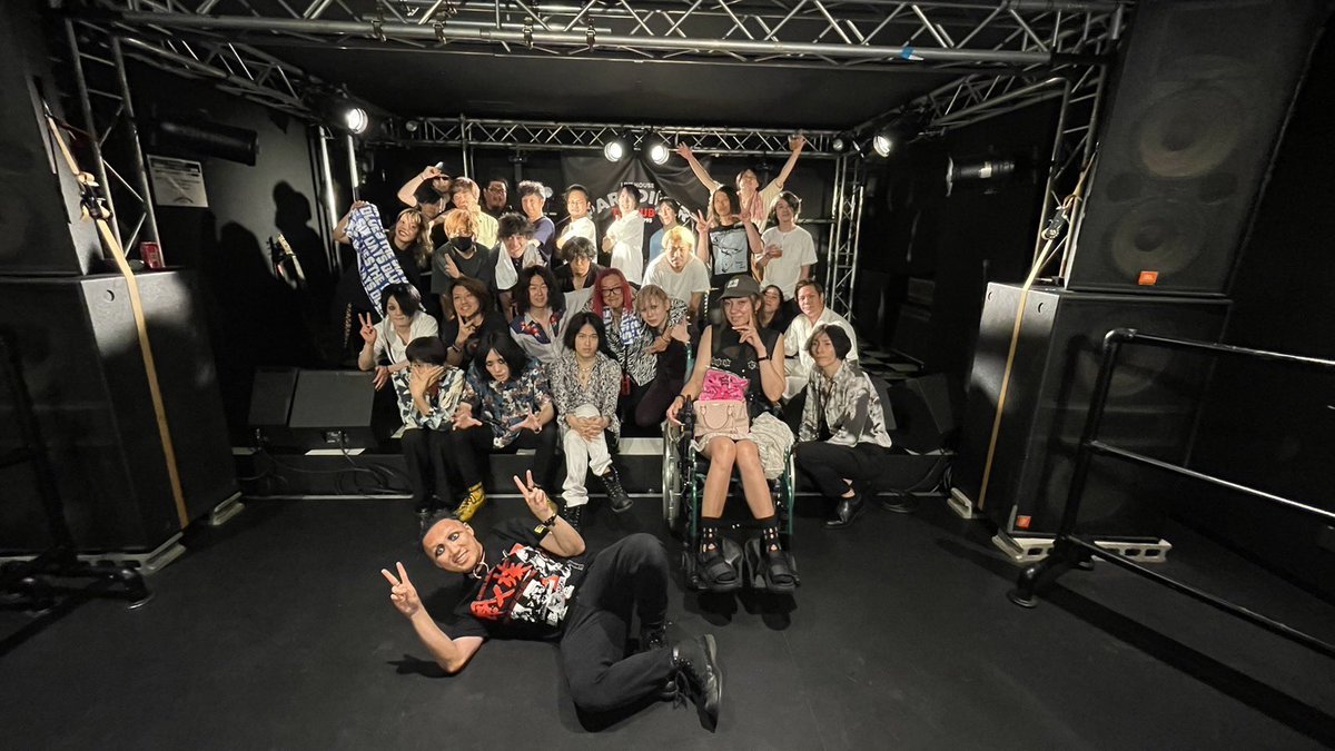 UK_VONO1990's tweet photo. THE SIX DAYS BLUES DAY3これにて終幕🎉

出演頂いたアーティスト、御来場頂いた皆さん本当にありがとうございました！！

DAY4,5,6もよろしくお願いします！

#thesixdaysblues
#vonovomno https://t.co/kT1DRkxVHA