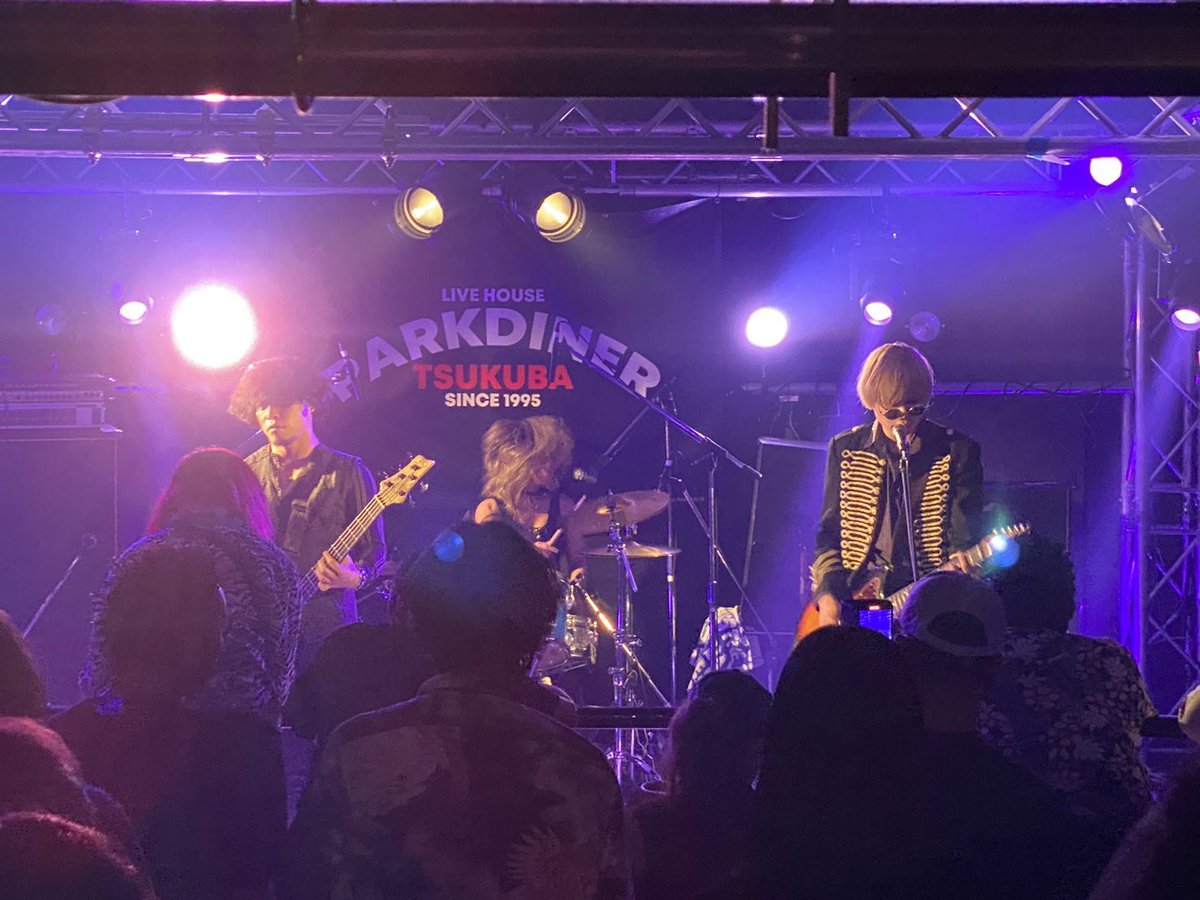 UK_VONO1990's tweet photo. THE SIX DAYS BLUES DAY3これにて終幕🎉

出演頂いたアーティスト、御来場頂いた皆さん本当にありがとうございました！！

DAY4,5,6もよろしくお願いします！

#thesixdaysblues
#vonovomno https://t.co/kT1DRkxVHA