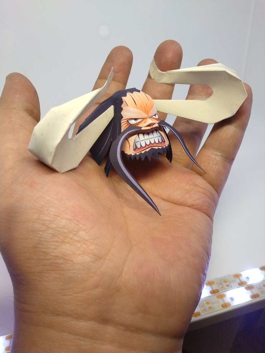 galboM's tweet photo. #ペーパークラフト ver.Hi.@ver_Hi_さんの作品
#OnePiece カイドウ A4⇨A5 縮小で作成
一日目　頭部 https://t.co/VtiDXFn1Hd