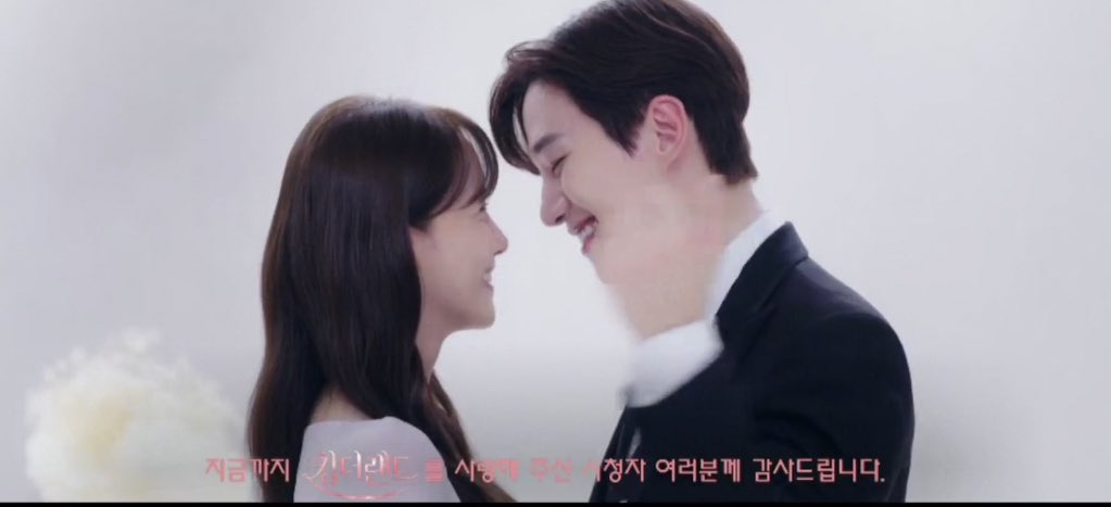 perkcation's tweet image. ELES OLHANDO PARA CÂMERA ELE ESTALANDO FECHANDO A CORTINA E ELES SE BEIJANDO EU TÔ PASSANDP MAL MT MAL #KingTheLandEp16