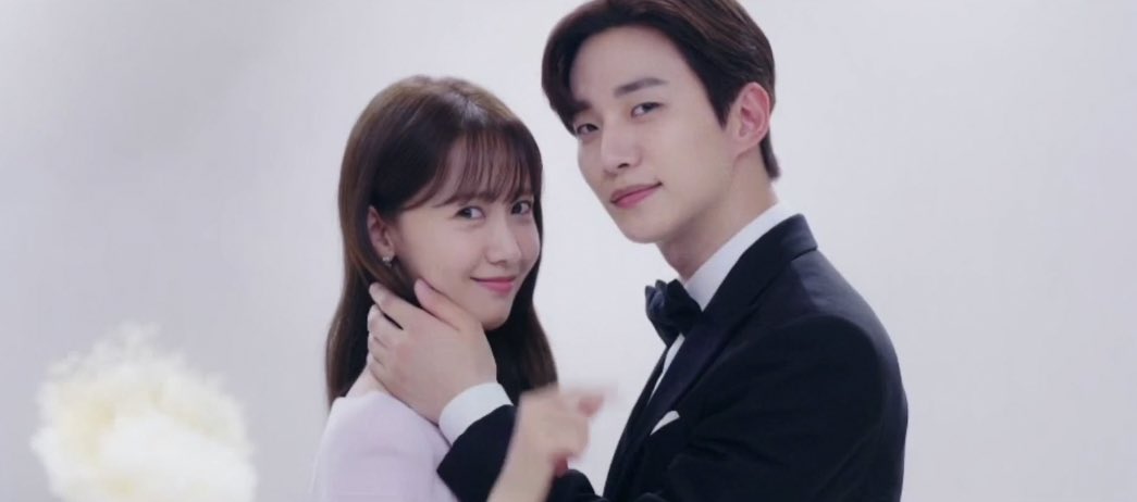 perkcation's tweet image. ELES OLHANDO PARA CÂMERA ELE ESTALANDO FECHANDO A CORTINA E ELES SE BEIJANDO EU TÔ PASSANDP MAL MT MAL #KingTheLandEp16