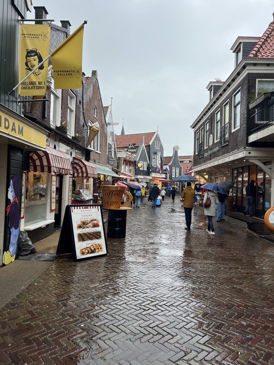 schroeder_ann's tweet image. Love the streets #SoClean