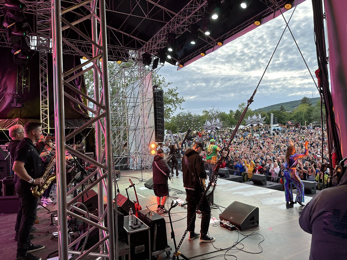 Mike Lindup tweet media