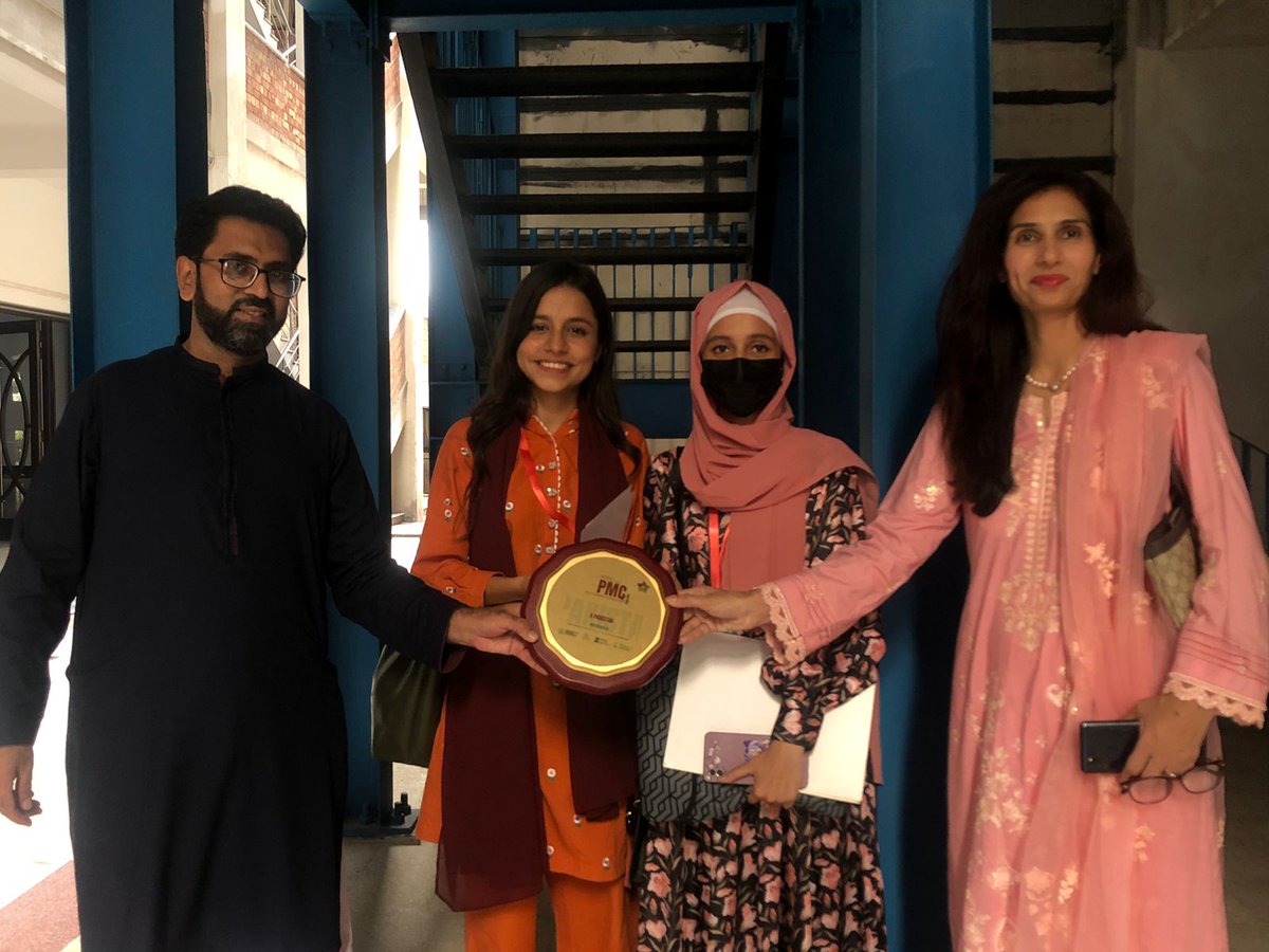 kishwarmunir786's tweet image. Proud to have coached the team from  DOW  University of Health Sciences , they presented policy on “E-PAKISTAN AND EMPOWERMENT”. Who received an acclaimed from our chief guest and external judges as the best team of the competition.  #PMC2023 #YPDCUOL
