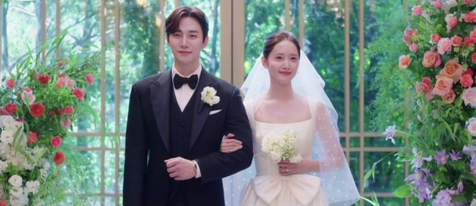 itsKtreats's tweet photo. some may say that #KingTheLand is only a cliche &amp; an ordinary romcom drama but it is a kdrama that’s true to its genre and shows us what a real romcom looks like 🥺 I’LL MISS THIS BEST ROMCOM FOREVER!!! ❤️‍🩹 

#KingTheLandEp16 https://t.co/33tHg9OJKh