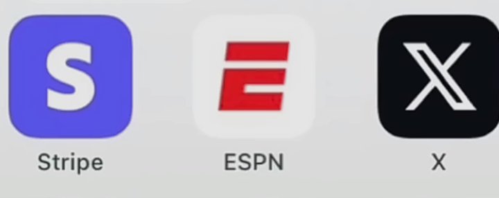 LiteAsian's tweet photo. Tbh, the only good thing about Elon changing the logo to X is the way I can arrange my apps. https://t.co/2fpFsObXqI