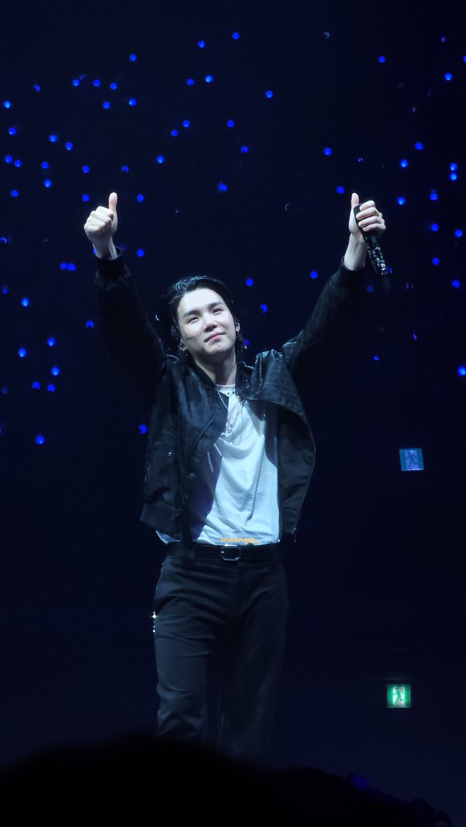 오늘 윤기한테 칭찬스티커 30개 받았다👍🏻

#D_DAY_THE_FINAL_D3
#디데이투어서울_파이널_D3
#디데이투어_bye_아닌_hello