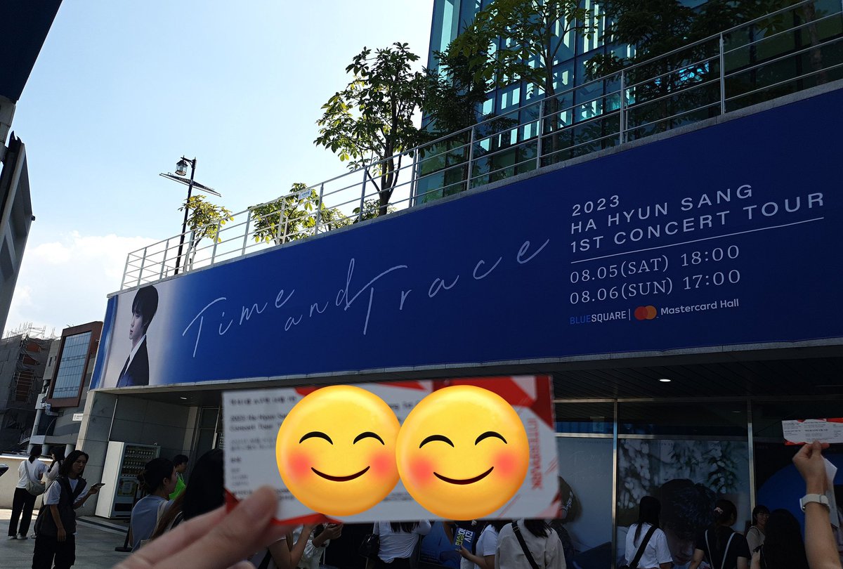 dhtpgml2005's tweet photo. 8월 5일 하현상 첫 단독콘서트 Time and Trace
처음으로 현상님을 본 현상님의 첫 단독콘서트였는데 첫 실물 영접을 단독콘서트 첫콘으로 함께 할 수 있어서 너무 행복했고 처음엔 긴장을 많이 하셨던거같은데 점점 긴장이 풀리시면서 행복하게 노래하는 모습이 너무 좋았고
#하현상의_Time_and_Trace https://t.co/kqohpc0OBn