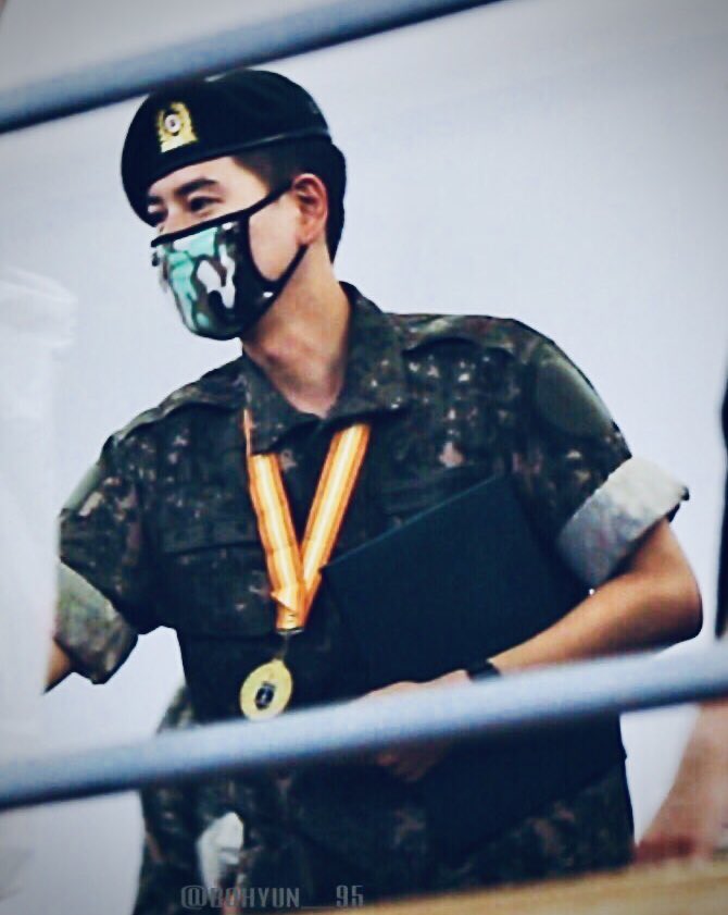 mariemerx's tweet image. In support of my #SuperJunior bias #Kyuhyun ‘s new endeavors, here is my #ELFSelcaDay 💙 our photos in our respective soldier uniforms. I think Kyu received an award in this pic. Mine was just an earlier photo of my military service in the mountains.
 #규현 #슈퍼주니어 #ELF